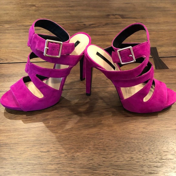 Zara Shoes - 💕 Zara Fusia Heels - size 7/8, NEW